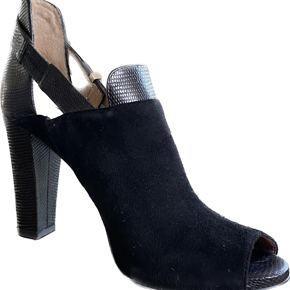 Analeigh Peeptoe Shoetie, black suede